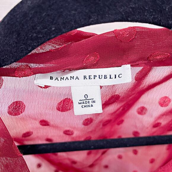 BANANA REPUBLIC Sheer Embroidered Dot Tie Neck Blouse Red Sleeveless Womens 0 - Picture 4 of 5